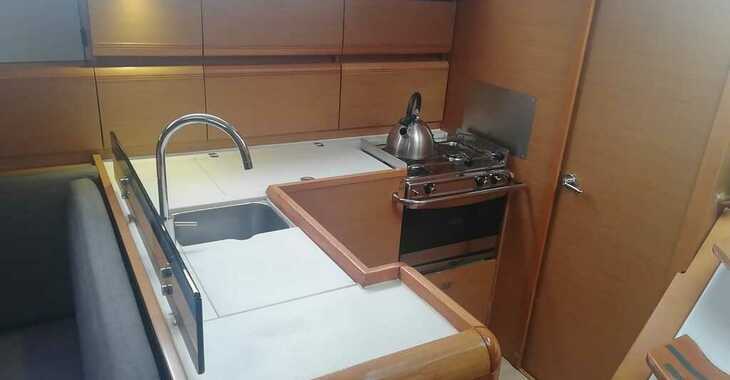 Rent a sailboat in Lavrion Marina - Sun Odyssey 439