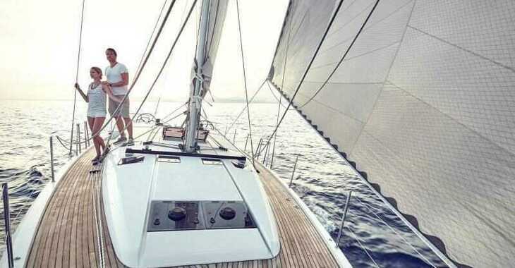 Rent a sailboat in Marina di Cannigione - Sun Odyssey 490 (Classic)