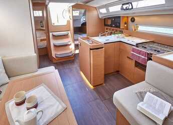 Rent a sailboat in Agana Marina - Sunsail 410 (Premium)