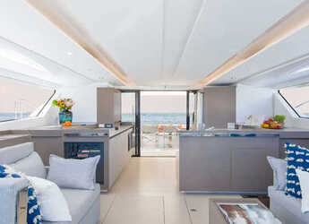 Rent a power catamaran  in Wickhams Cay II Marina - Moorings 464PC/10 (Club)