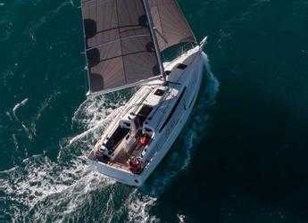 Rent a sailboat in Naousa Marina - Sun Odyssey 380