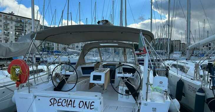 Rent a sailboat in Marina di Palermo La Cala - Dufour 390 Grand Large 