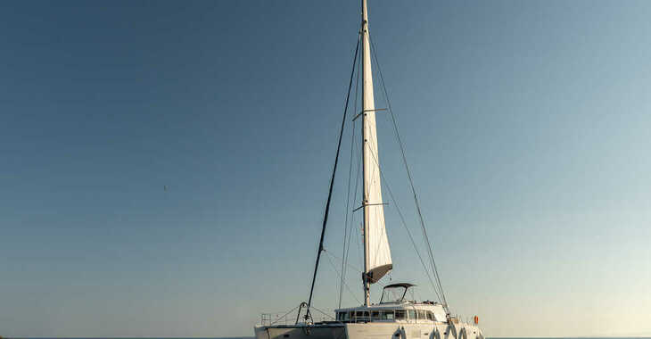 Rent a catamaran in Lavrion Marina - Lagoon 500