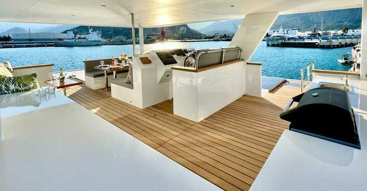 Rent a power catamaran  in Marina Baotić - Ocean Beast 65 Fly