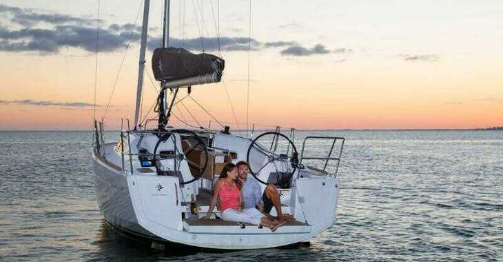 Rent a sailboat in Rodi Garganico - Sun Odyssey 349