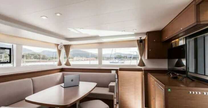 Chartern Sie katamaran in Marina Kastela - Lagoon 450  Flybridge
