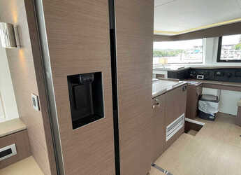 Rent a catamaran in Nanny Cay - Bali 4.8 - 5 cab.