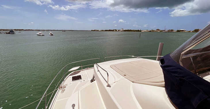 Rent a power catamaran in Nanny Cay - Aquila 48