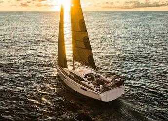 Rent a sailboat in Marina el Portet de Denia - Maxus 35