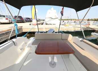 Louer bateau à moteur à Sangulin Marina - Antares 8 OB