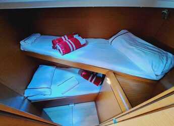 Rent a sailboat in Club Naútico de Sant Antoni de Pormany - Sun Odyssey 449