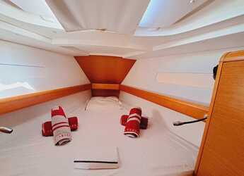 Rent a sailboat in Club Naútico de Sant Antoni de Pormany - Sun Odyssey 449