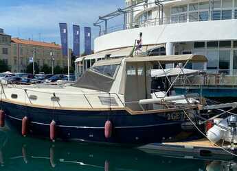 Rent a motorboat in Pula (ACI Marina) - Menorquin 100