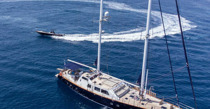 Louer bateau à moteur à Marina Zeas - CCYD 85