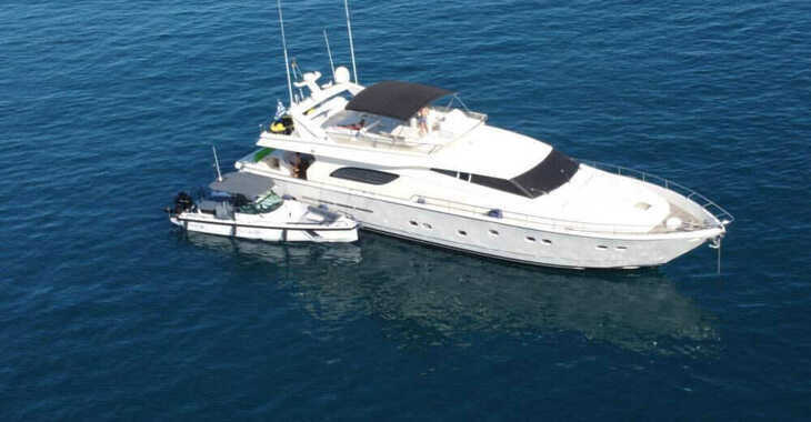 Chartern Sie yacht in Marina Gouvia - Ferretti 80