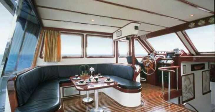Chartern Sie motorboot in Marina Zeas - Custom Motor Sailer 80'