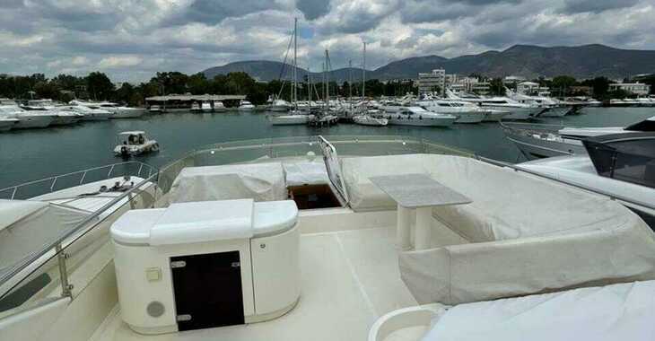 Chartern Sie yacht in Glifadha Marina A - Ferretti 72