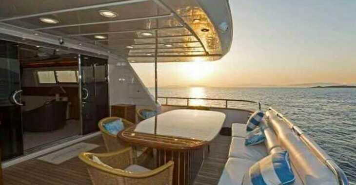 Chartern Sie yacht in Agios Kosmas Marina - Falcon 92
