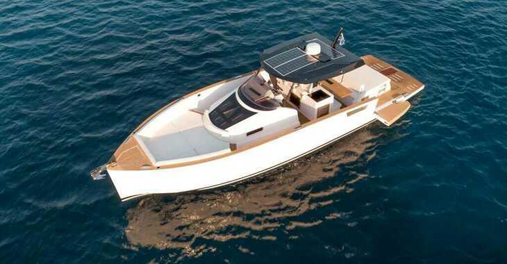 Rent a motorboat in Mykonos Marina - Tesoro T40
