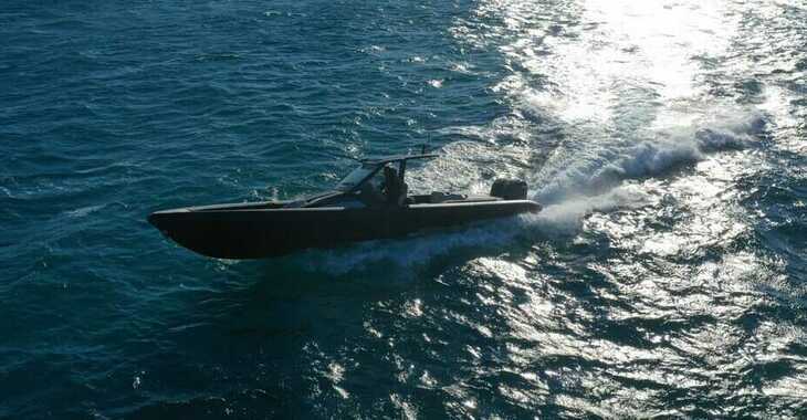 Rent a motorboat in Mykonos Marina - Technohull Explorer 40