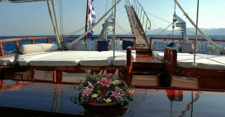 Rent a motorboat in Alimos Marina - Custom Motor Sailer 124'