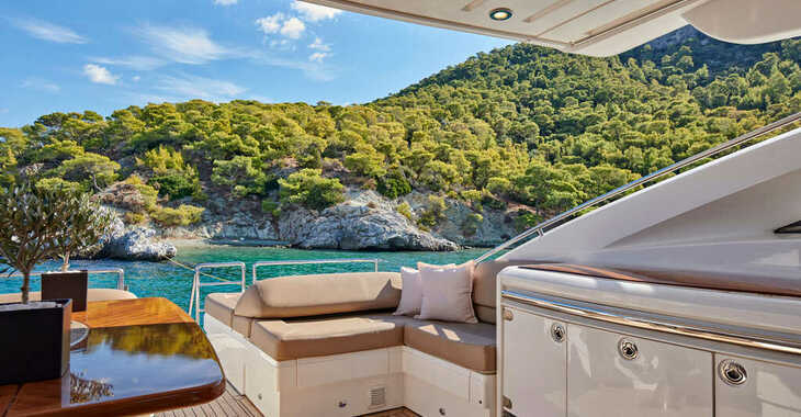 Rent a motorboat in Agios Kosmas Marina - Princess V70