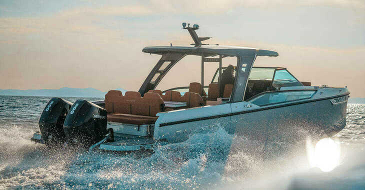 Chartern Sie motorboot in Glifadha Marina A - Saxdor 320 GTO