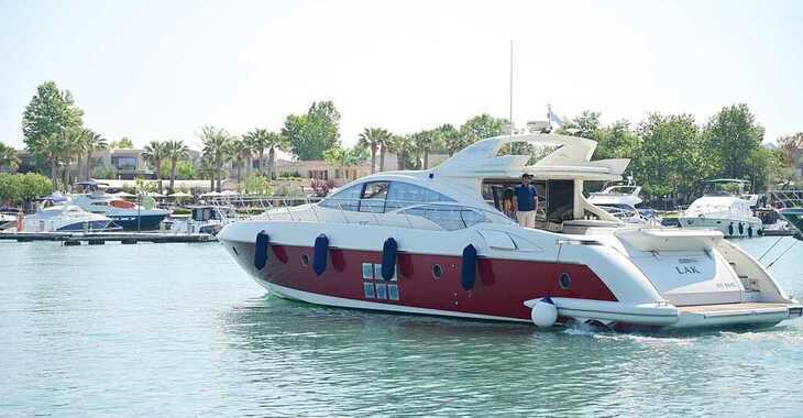 Louer yacht à Sani Marina - Azimut 68 S