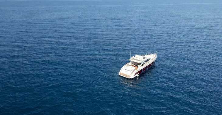 Chartern Sie yacht in Sani Marina - Azimut 68 S