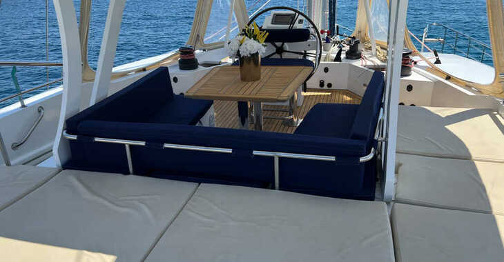 Alquilar catamarán en Marina Ibiza - Sunreef 62