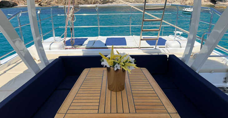 Rent a catamaran in Marina Ibiza - Sunreef 62