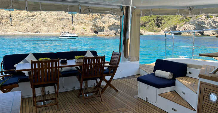 Rent a catamaran in Marina Ibiza - Sunreef 62