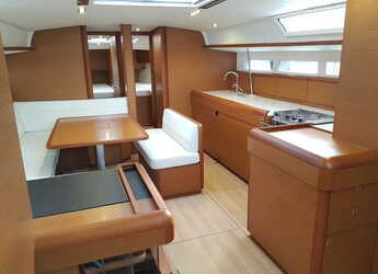 Chartern Sie segelboot in Piso Livadi - Sun Odyssey 519 -  5 cabs