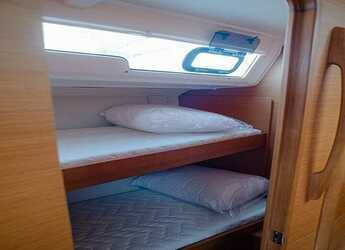 Rent a sailboat in Alimos Marina - Dufour 430