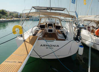 Rent a sailboat in Alimos Marina - Dufour 430