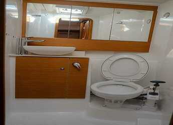 Rent a sailboat in Alimos Marina - Dufour 430