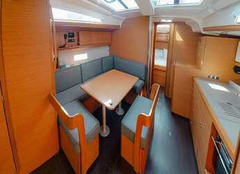 Rent a sailboat in Alimos Marina - Dufour 430