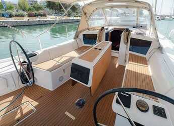 Rent a sailboat in Alimos Marina - Dufour 430