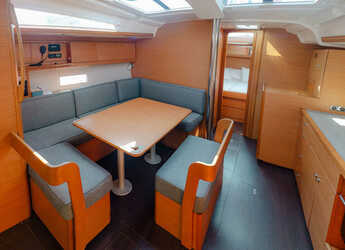 Rent a sailboat in Alimos Marina - Dufour 430