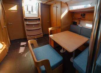 Rent a sailboat in Alimos Marina - Dufour 430