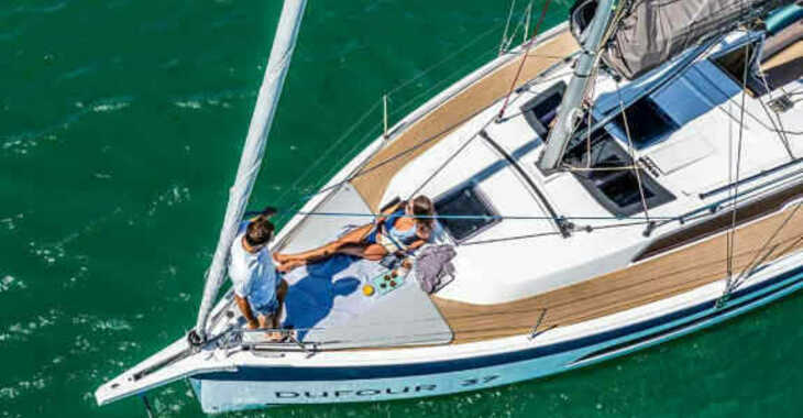 Chartern Sie segelboot in Club Náutico Ibiza - Dufour 37