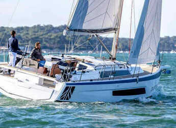 Rent a sailboat in Club Náutico Ibiza - Dufour 37