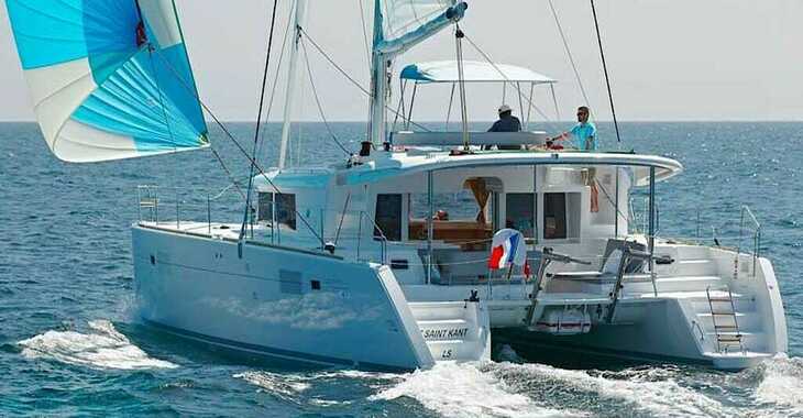 Rent a catamaran in Port Tino Rossi - Lagoon 450 F - 4 + 2 cab.