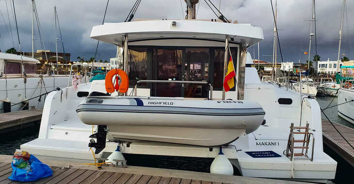 Rent a catamaran in Port Mahon - Bali Catspace Marsi