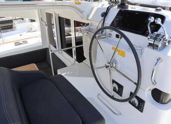 Rent a catamaran in Alimos Marina - Lagoon 40 - 3 + 2 cab