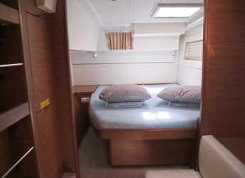 Rent a catamaran in Alimos Marina - Lagoon 40 - 3 + 2 cab