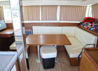 Rent a catamaran in Alimos Marina - Lagoon 40 - 3 + 2 cab