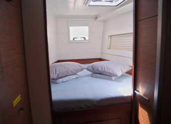 Rent a catamaran in Alimos Marina - Lagoon 40 - 3 + 2 cab