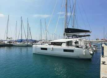 Rent a catamaran in Alimos Marina - Lagoon 40 - 3 + 2 cab