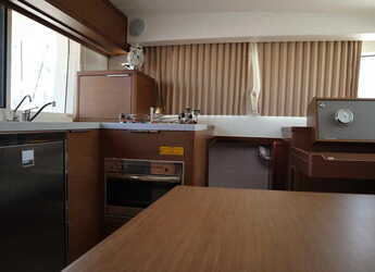 Rent a catamaran in Alimos Marina - Lagoon 40 - 3 + 2 cab